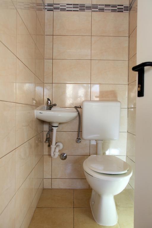 Apartments Villa Karlo Каштела Экстерьер фото