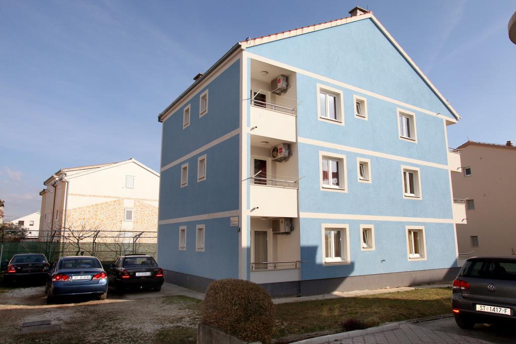 Apartments Villa Karlo Каштела Экстерьер фото