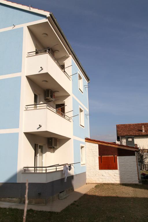 Apartments Villa Karlo Каштела Экстерьер фото